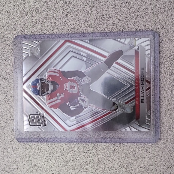 2021 Panini Chronicles Spectra Draft Picks Elijah Moore RC - Picture 1 of 2